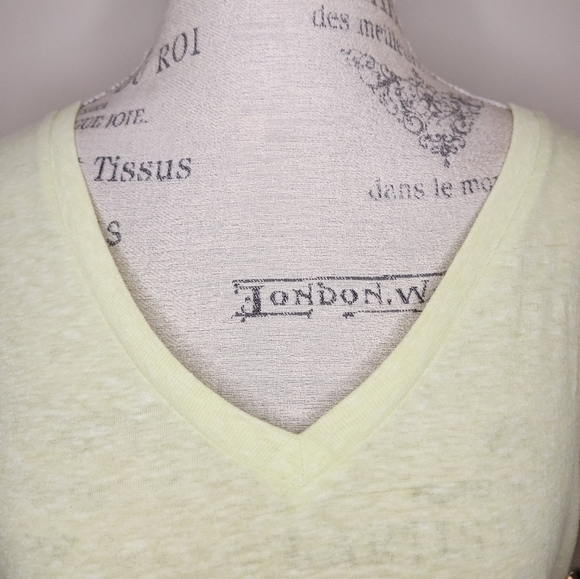 Neon yellow vneck tshirt - Picture 5 of 8